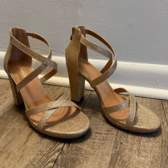 Top Moda Gold Heels size 8.5 - Picture 1 of 2